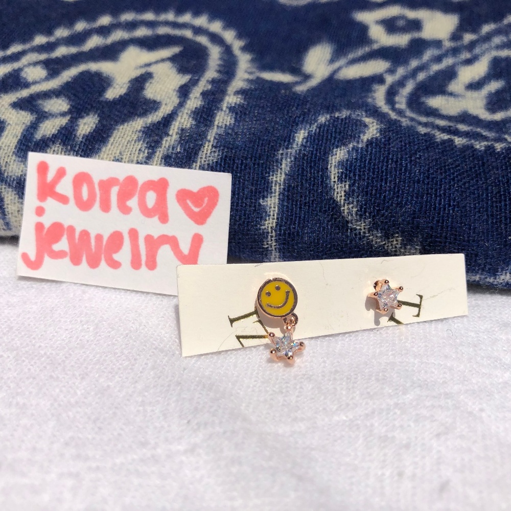 Mismatched Rose Gold Smiley Face Earring